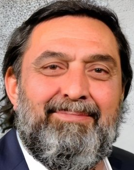 Ahmet Yenilmez as Hasan