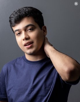 Felipe Santelli as Tiago