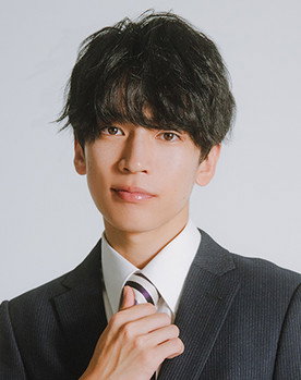 Shimazu Ken as Riku Mochida
