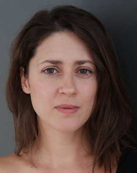 Polina Odintsova as Galina Zubova