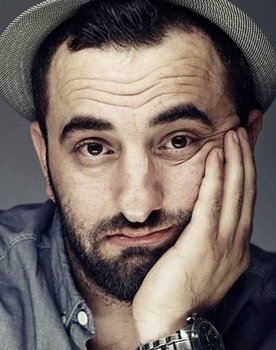 Cem Gelinoğlu as Aykut