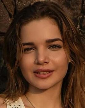 Domithila Catete as Janalice