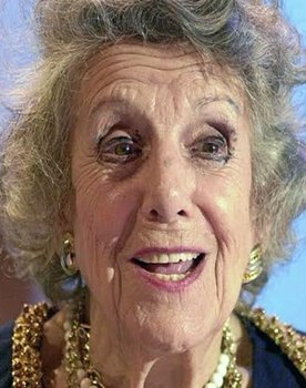 María Isbert as Sor Dolores