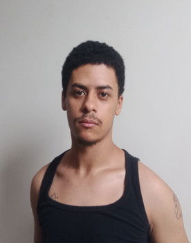 Guilherme Godoy as Ayo