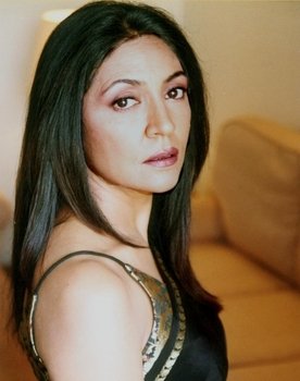 Deepti Naval as Gayatri Singh