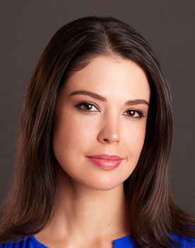 Andrea Garces Lopes as Hellena