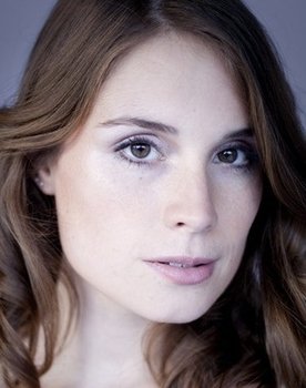 Loek Beernink as Nienke Martens