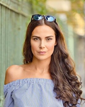 Ula Furlan as Amanda