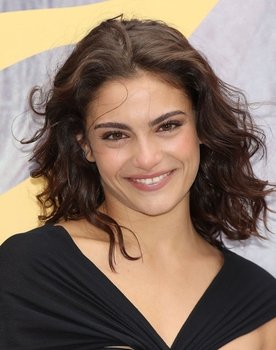 Aurora Giovinazzo as Giulia