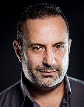 Hakan Tolga Polat as Naseem