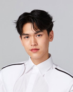 Aphinat Piamkunvanich as Trainee