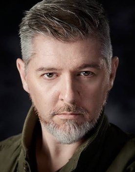 Ronin Traynor as Billy