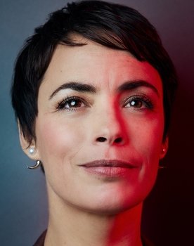 Bérénice Bejo as Louise