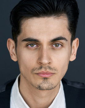 Alexander Seidmann as Paul