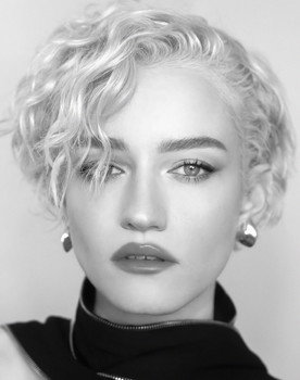 Julia Garner