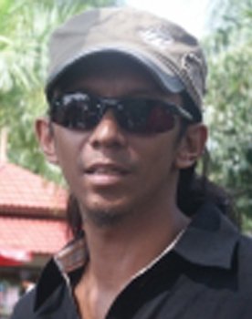 Saiful Apek as Saiful