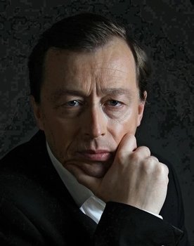 Erik Peťovský as Štefan