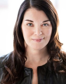 Bonnie Riley as Mikelina (voice)