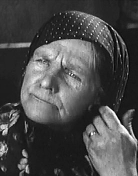 Mariya Shlenskaya as Room owner (uncredited)