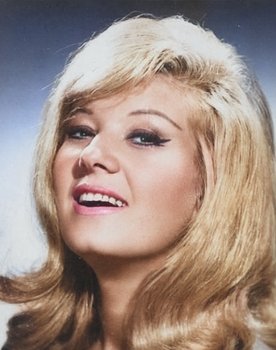Neriman Köksal as Naciye