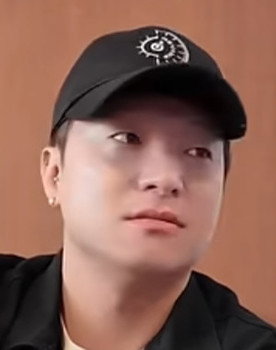 Kim Ryang-ha as Cheon Man-bok