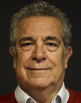 Doğan Yağcı as Hüseyin Somyürek
