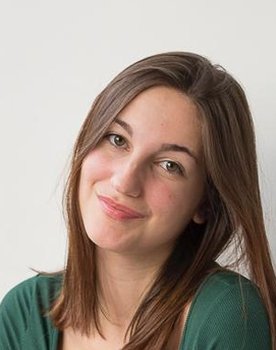 Andrea Baque as Lucia