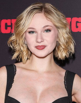 Lily Brooks O'Briant as Ella