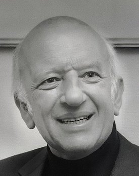 Werner Finck as Werner Finck