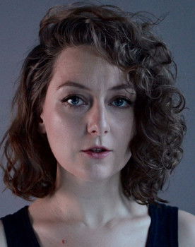 Valeriya Lomakina as маникюрщица