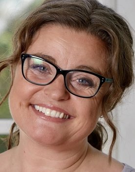 Nina Christrup as Mette