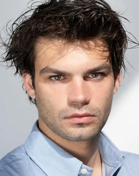 Simon Frühwirth as Jakob