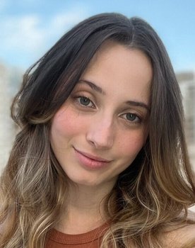 Alícia Bretas as Rafa