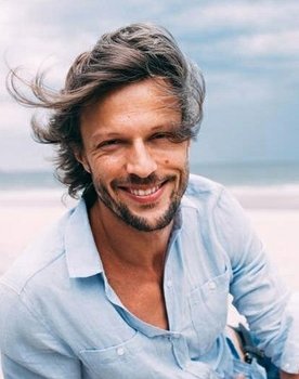 Marcelo Boldrini as Man