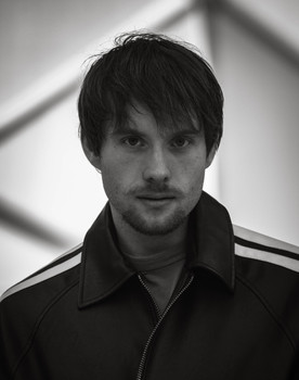 Florian Kosin as Antoine