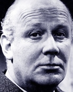 William Mervyn as Roberts (MI5)