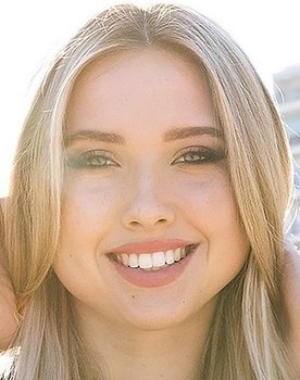 Shania Geiss as 