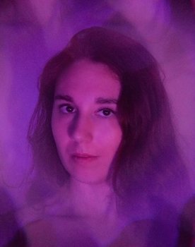 Lauren Loesberg as Val