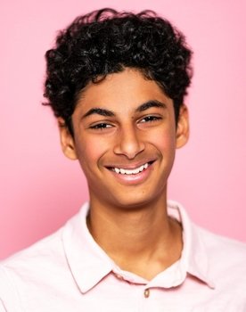 Aariq Manji as Hadir