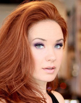 Sierra Boggess as Singer