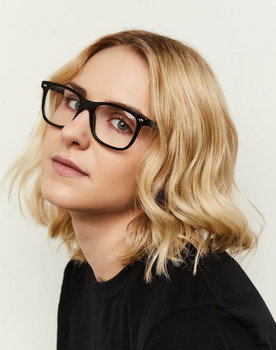 Analesa Fisher as Kendall Sarn