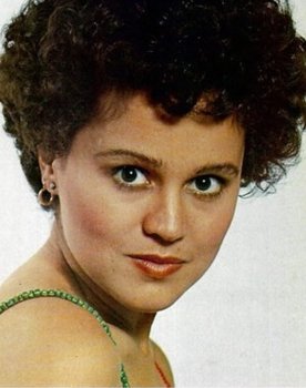 Marília Barbosa as Mara Célia