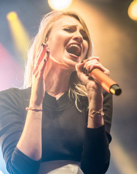Carolin Niemczyk as Self
