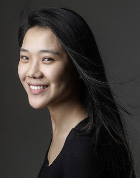 Zhu Zining as Dr. Zhu