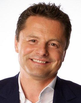 Chris Hollins