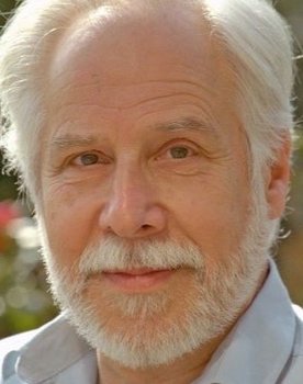 Peter Birrel as Dora