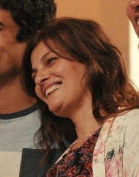 Delinda Kechiche as Amin's mother