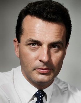 Manfred Schuster as Kenan