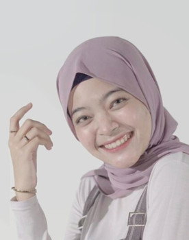 Leyla Aderina as Actor for Hire - Crying Guest #2
