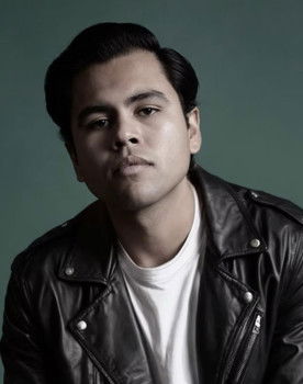 Armando Ortuño as Mauricio Perez